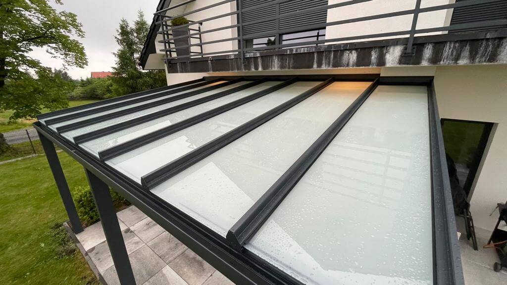 Szklana oranżeria letnia