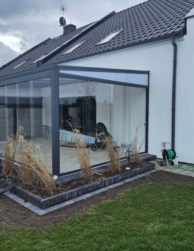 Szklana zabudowa tarasu