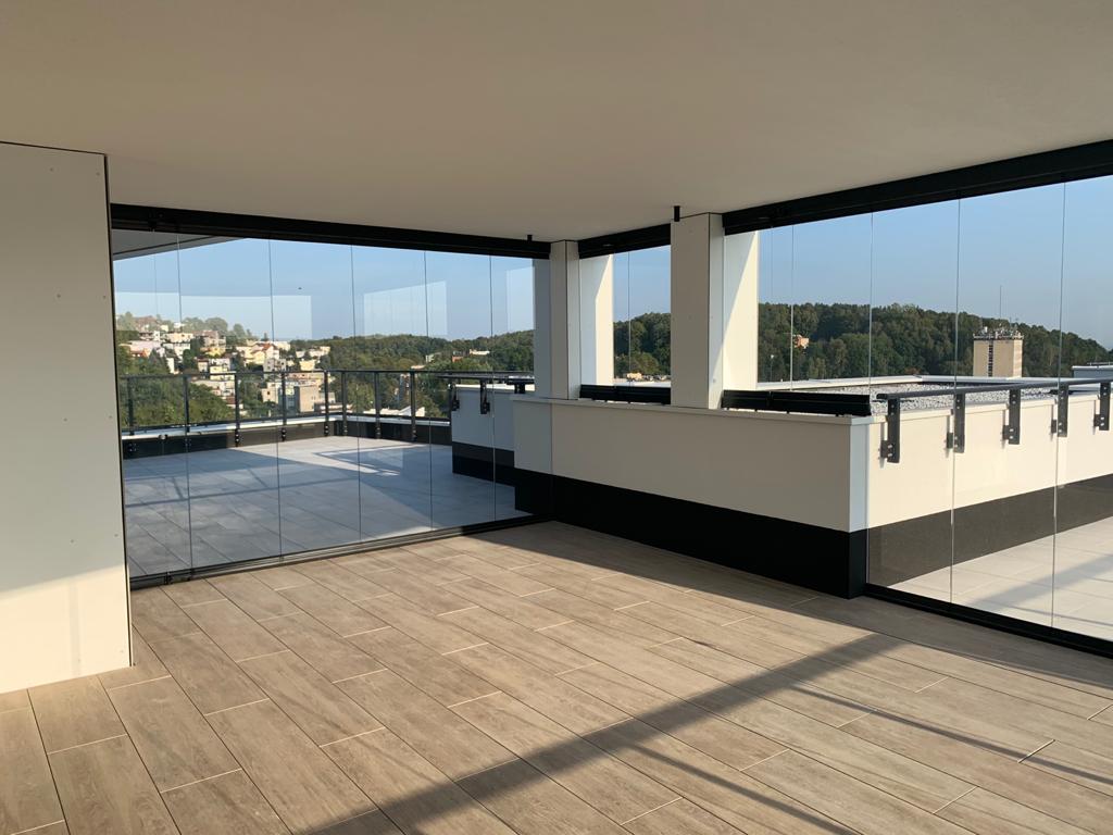 Ściany ze szkła - ruchome, instalacja wewnątrz